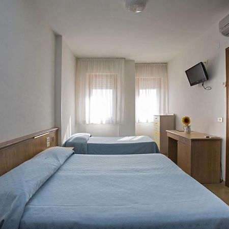 Hotel Esperia อัลบา อาดริอาติกา ภายนอก รูปภาพ